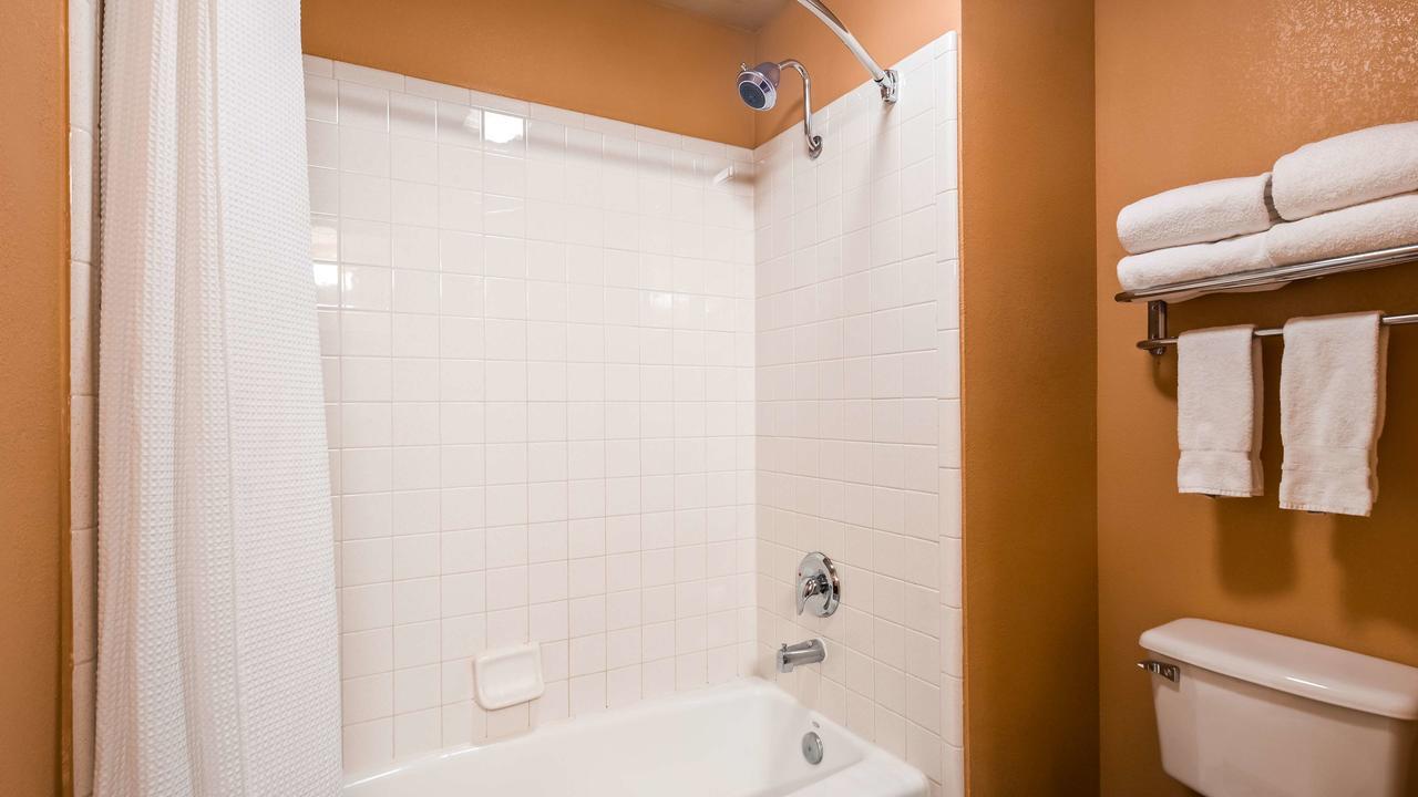 Best Western Orchard Inn ユカイア エクステリア 写真